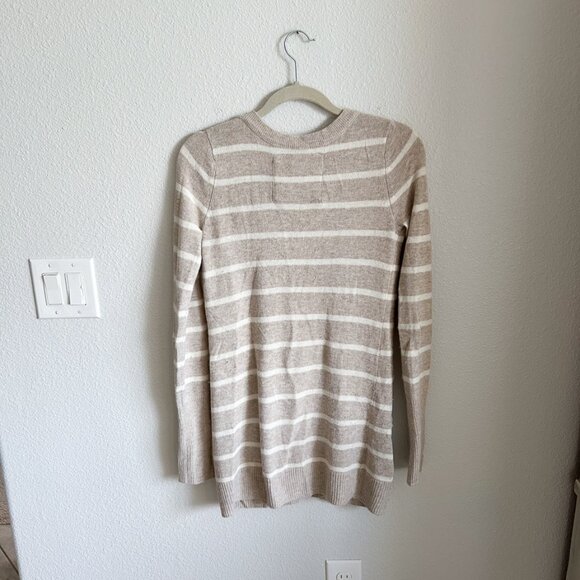Vintage Abercrombie & Fitch Striped Tan & Ivory V-Neck Dad Cardigan (S) - Picture 9 of 10